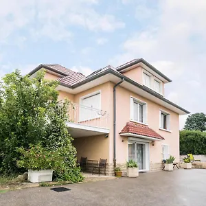 Indépendant En Maison à 15 Min De Lyon , Saint-Symphorien-dʼOzon France